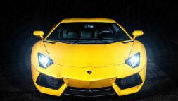 Lamborghini UGR fires up at the speed of 402 km/h
