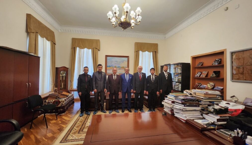Türk Stratejik Düşünme Merkezi (TÜMER) Heyeti Müze Şube Müdürü, Azerbaycan Milli Meclisi Başkan Yardımcısı Sn. Rafael Hüseynov’u Ziyaret Etti