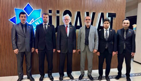 Türk Stratejik Düşünme Merkezi (TÜMER) Heyeti Yeni Müsavat Medya Grubu Sahibi Sn. Rauf Arifoglu’nun misafiri oldu